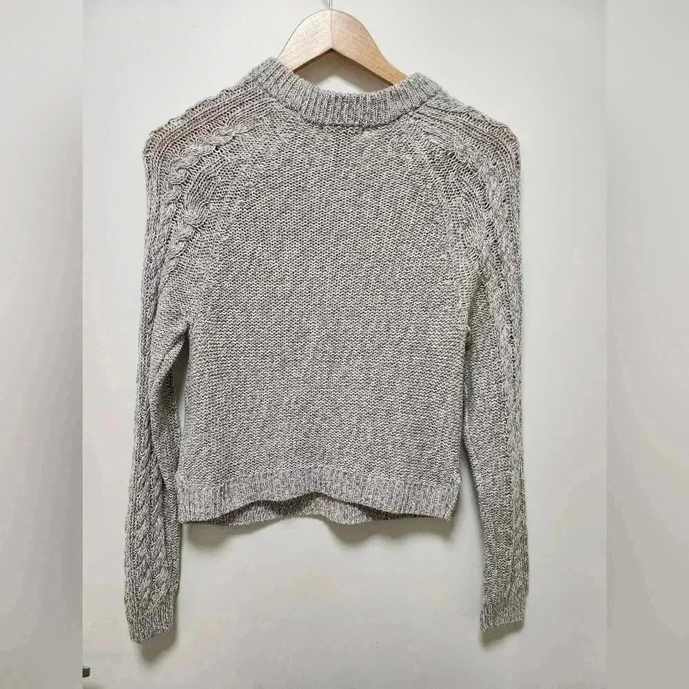 Cable sweater - Picture 2 of 4